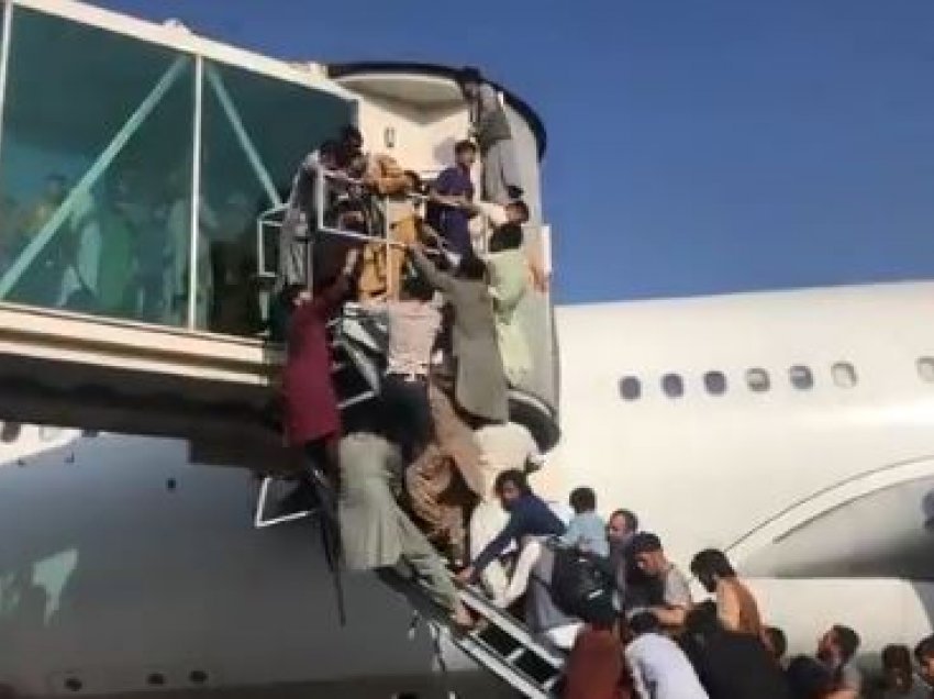 Publikohen pamjet: Kaos në aeroportin e Kabulit