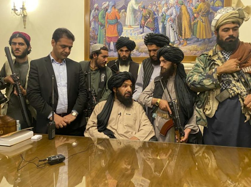 Talebanët shpallin amnisti për zyrtarët qeveritarë: Kthehuni në punë me besim të plotë