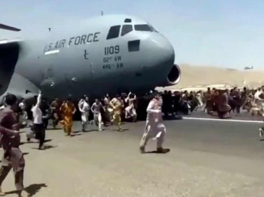 E dhimbshme/Gjendet trupi i një afgani të vdekur në krahët e avionit ushtarak