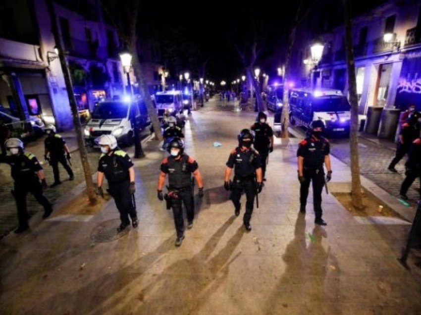 Drejtësia spanjolle vendos heqjen e shtetrrethimit në Barcelonë