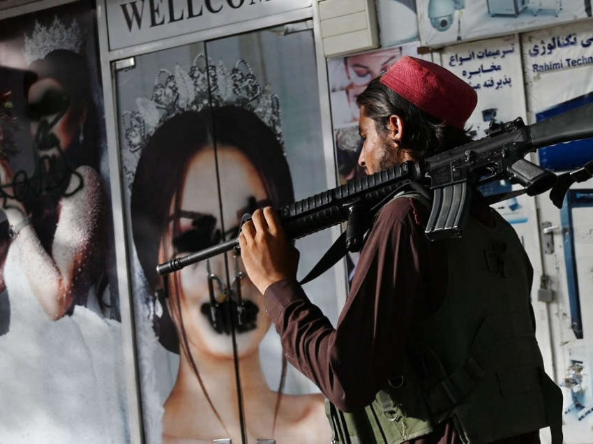 OKB: Talibanët po bëjnë kontrolle derë më derë