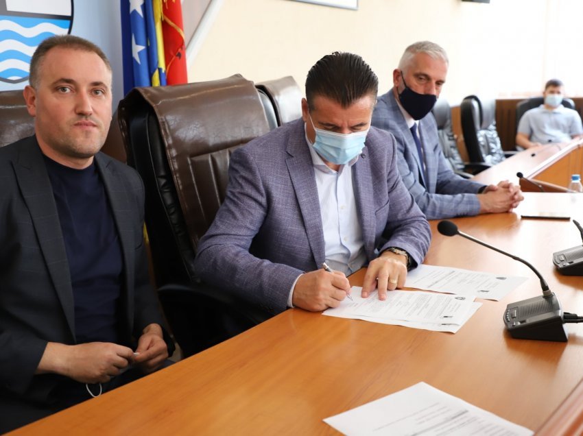 Komuna e Mitrovicës subvencionon me rotofreza 55 fermerë