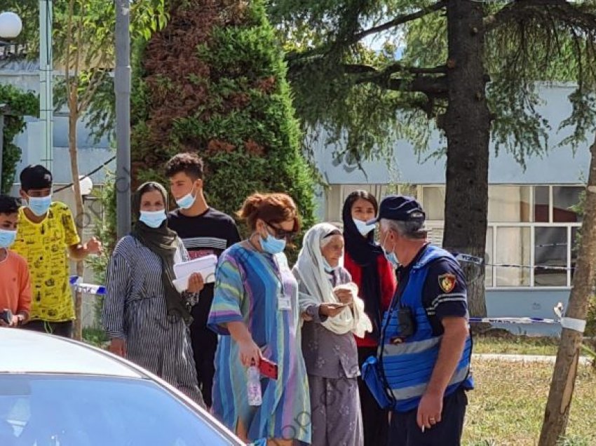 Dita e parë e refugjatëve afganë në Tiranë, të lumtur që shpëtuan