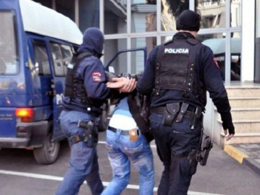Sekuestrohet drogë në një stan, arrestohet 63-vjeçari