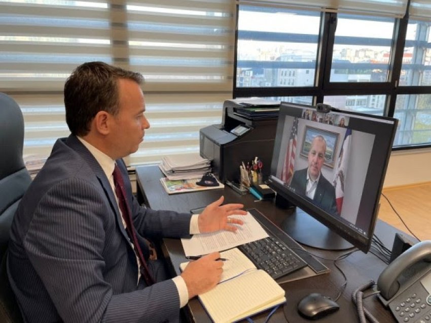 ​Ministri Peci në takim virtual me sekretarin për Bujqësi të Iowas