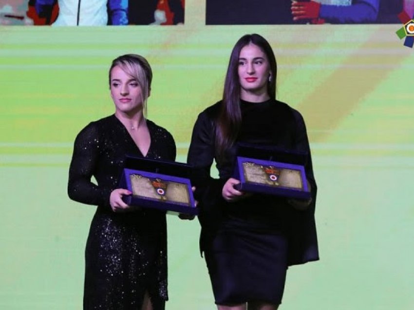 Federata Evropiane e Xhudos dekoron kampionet olimpike Distria Krasniqin dhe Nora Gjakovën