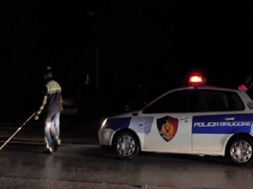Makina bie në humnerë, policia: Dyshohet se ka vdekur një 17-vjeçar
