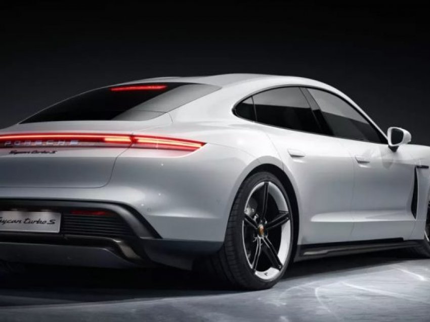 Mrekullia elektrike “Taycan 4S” – makina më e veçantë nga Porsche