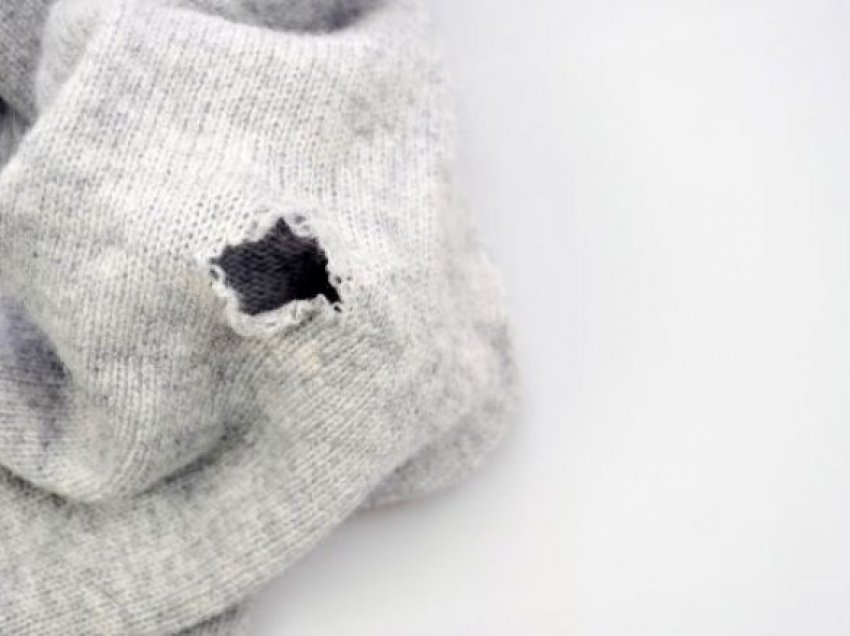 Shpëtoni pulovrat tuaja me një truk të thjeshtë që gjyshet e mbajnë në gishtin e vogël
