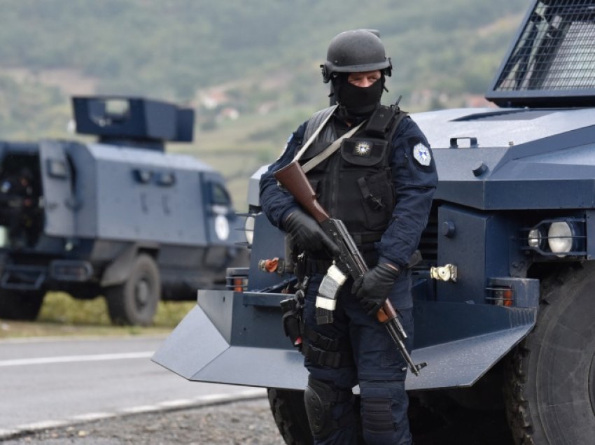 Policia demanton mediat serbe për aksionin në veri