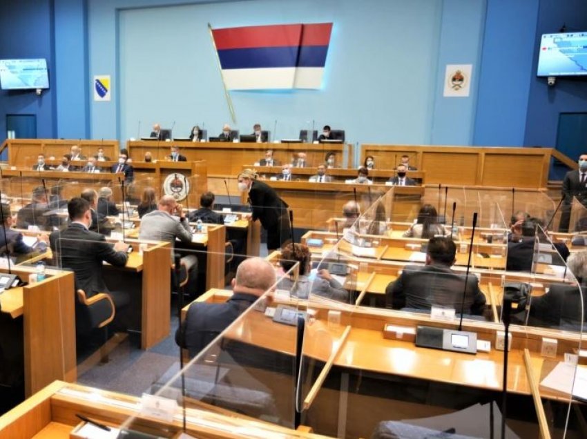  Asambleja e Republikës Sërpska miraton “transferimin” e kompetencave shtetërore