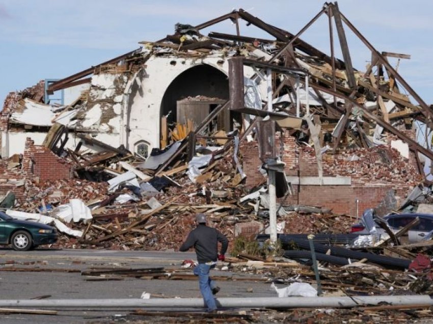 Kurti ngushëllon familjet e viktimave të tornados në SHBA