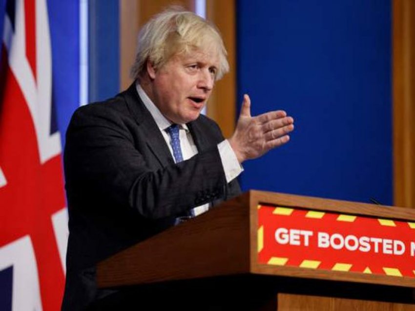 Britania regjistron numër rekord rastesh të reja, kryeministri Johnson: Vaksinohuni!