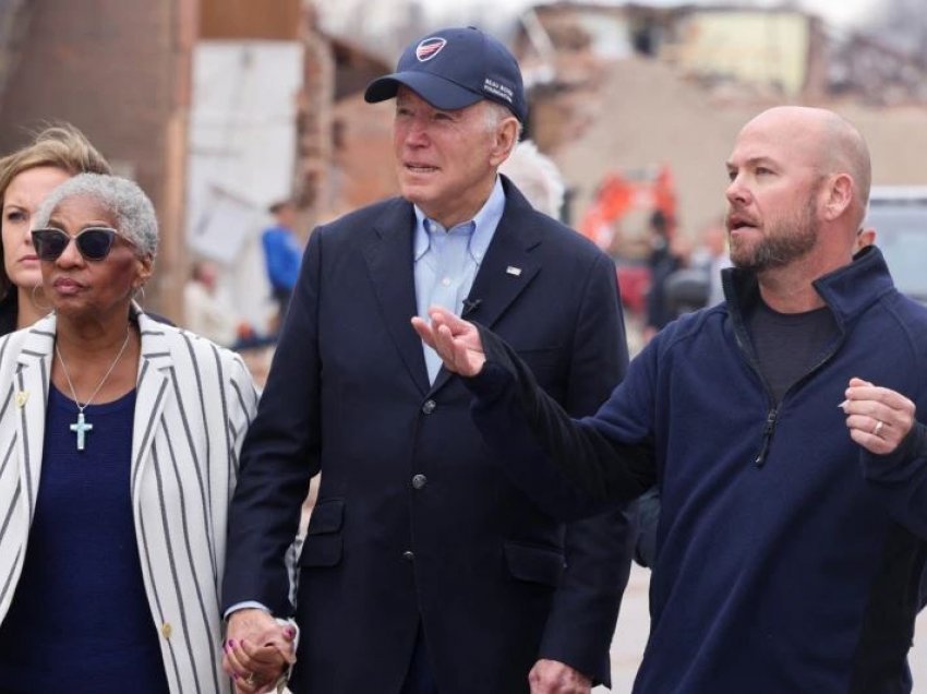 SHBA: Presidenti Biden viziton qytetet e Kentakit të shkatërruara nga tornadot