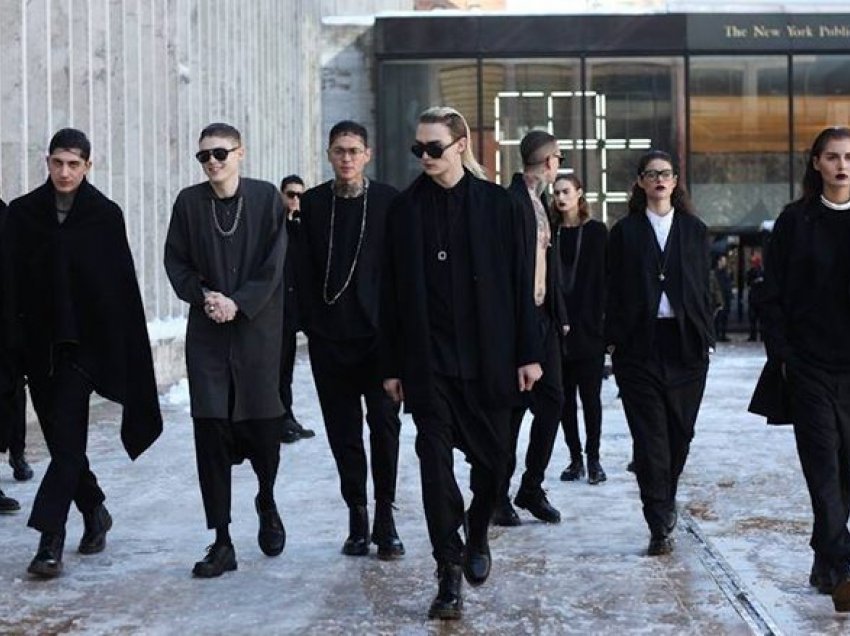 Ekziston një interpretim i veçantë që pak njerëz e dinë: Çfarë do të thotë nëse ju pëlqen të vishni rroba të zeza?