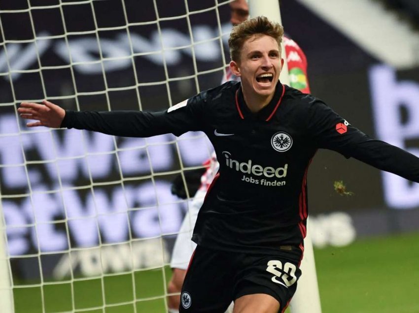 Eintracht Frankfurt merr tre pikë të vlefshme  