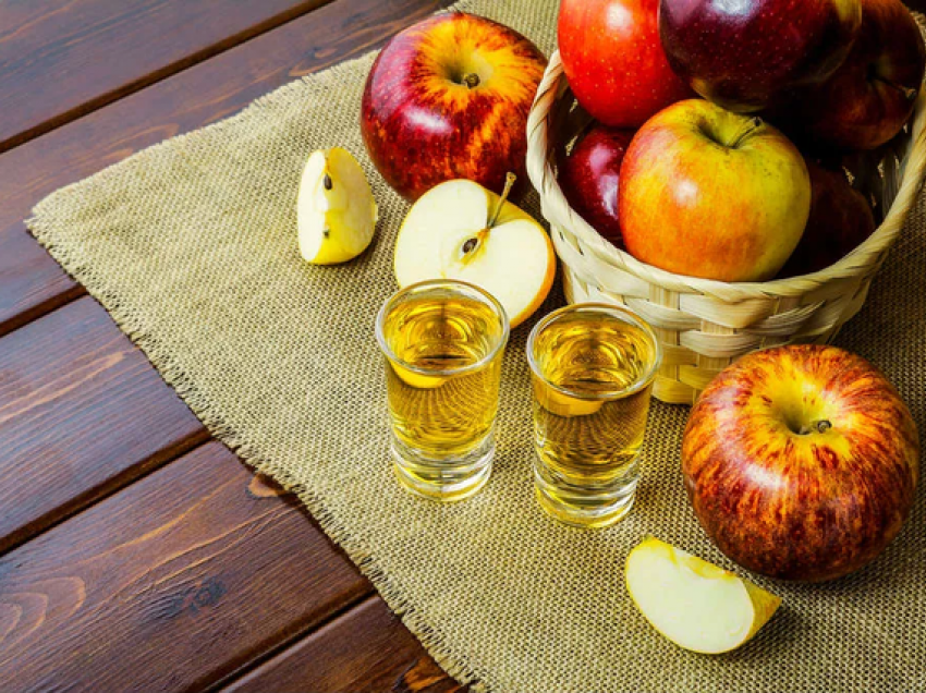Liker molle, receta e një digestivi perfekt pas vakteve të festave