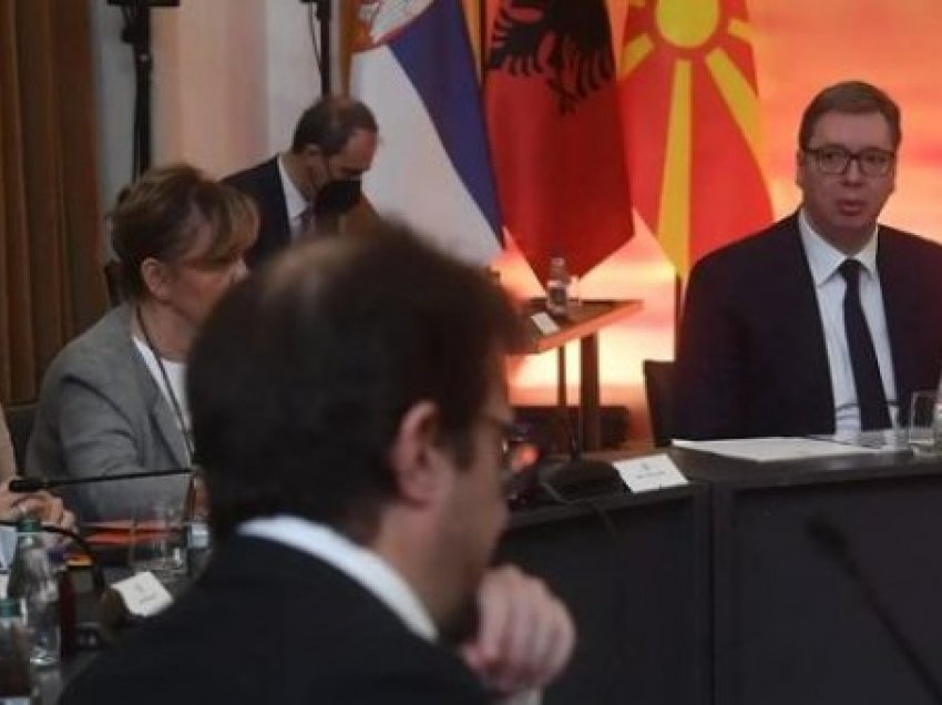 ​Vuçiq fton Kosovën të bëhet pjesë e “Ballkanit të Hapur”, por nuk tregon a do të pranonte në tryezë me flamurin e saj