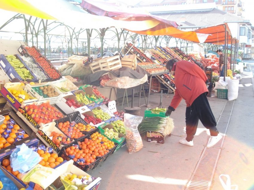 Komuna e Tetovës shitësit ambulant vetëm të enjteve mund të shesin jashtë tregut