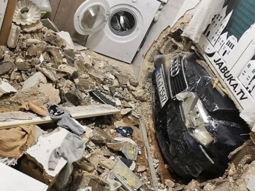 ​Aksident në Bosnje, vetura përfundon në banjon e shtëpisë