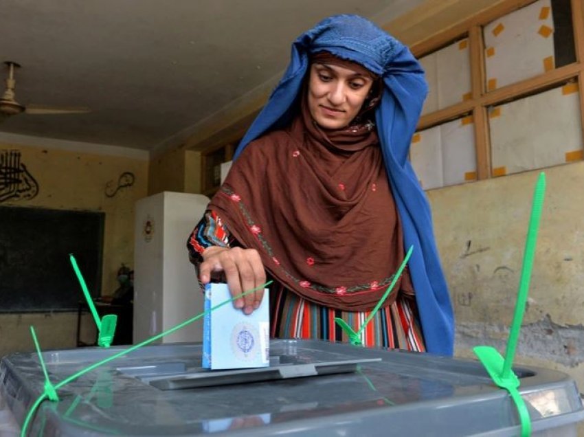 Talibanët shpërbëjnë Komisionin Zgjedhor në Afganistan