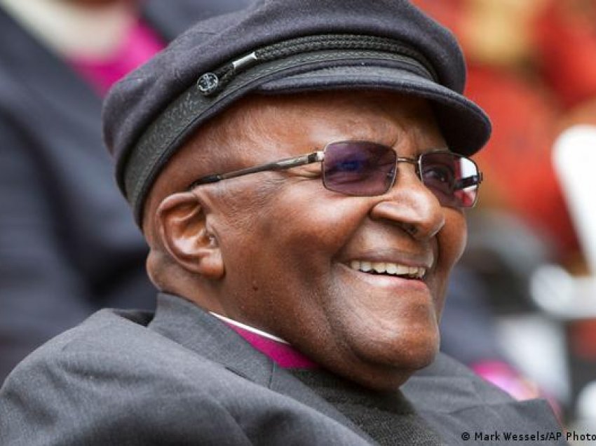 Vdes fituesi i Nobelit për Paqe, Desmond Tutu