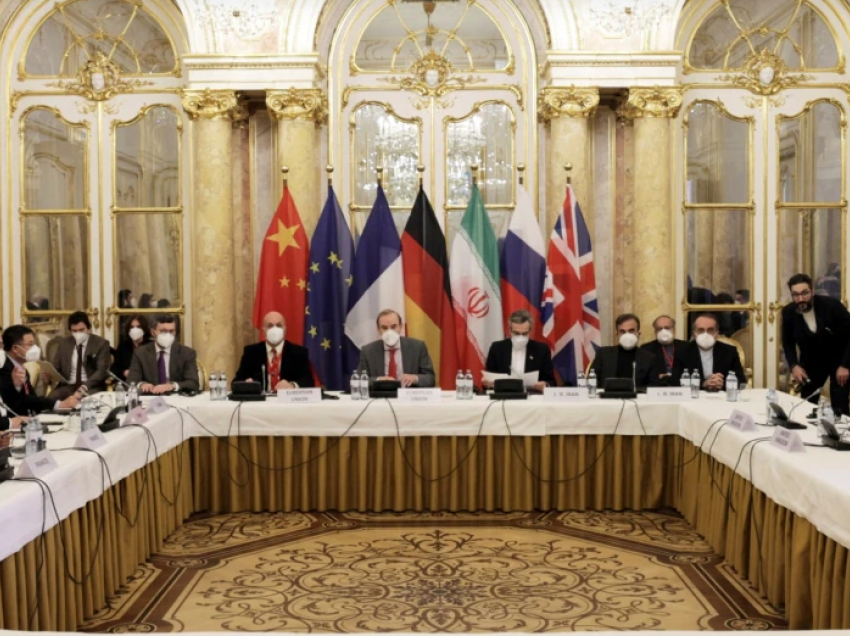 Irani kërkon që bisedimet në Vjenë të fokusohen në heqjen e sanksioneve