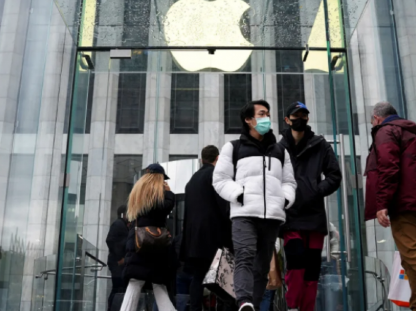 Apple vazhdon të mbyllë dyqanet në Shtetet e Bashkuara dhe Kanada për shkak të infeksioneve të reja me COVID-19