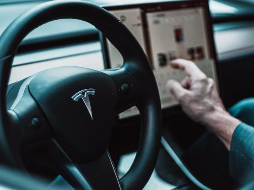 Tesla Model 3 dhe Y vijnë me një çip të ri dhe bateri të re