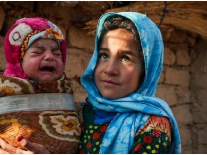 Prindërit afganë shesin vajzat e vogla për martesë që të ushqehen
