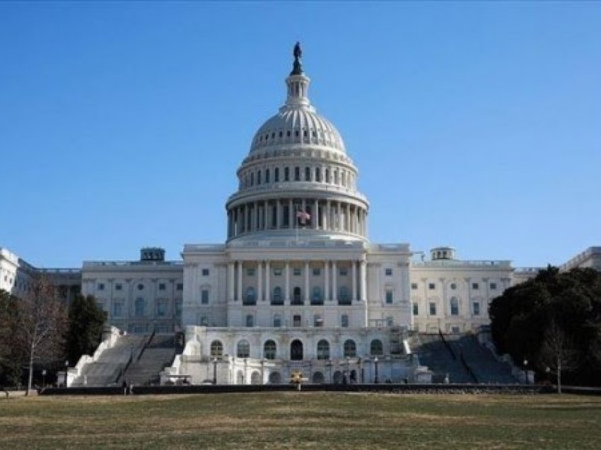 Senatorët republikanë i kërkojnë Biden miratimin e projektligjit të ndihmës