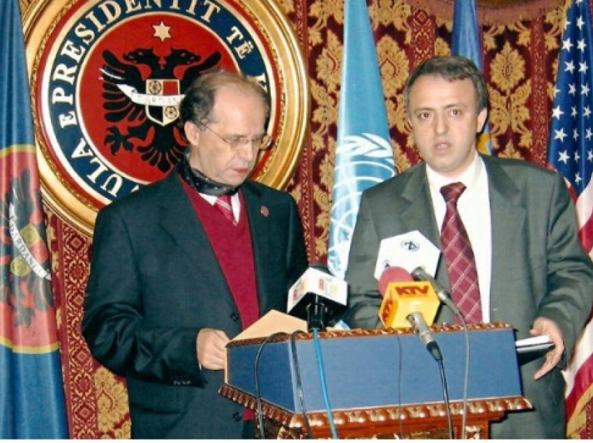 Reagon profesor Hamiti, pas zhdukjes së komunikatës së VV-së kundër Presidentit Rugova