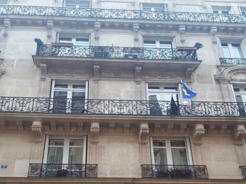 Ambasada e Kosovës në Paris ka një njoftim për qytetarët