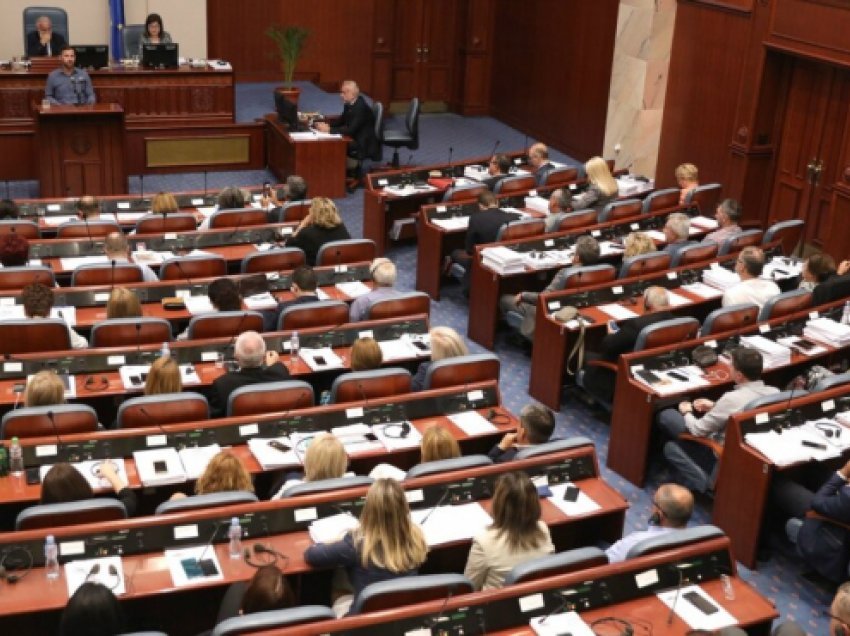 Deputetët ndër më të paguarit në Maqedoni, shumë prej tyre nuk kanë folur asnjëherë