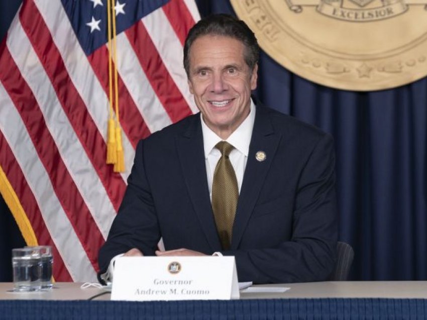 “Molla e madhe” po hapet, guvernatori i Nju Jorkut paralajmëron zbutjen e masave anti-COVID