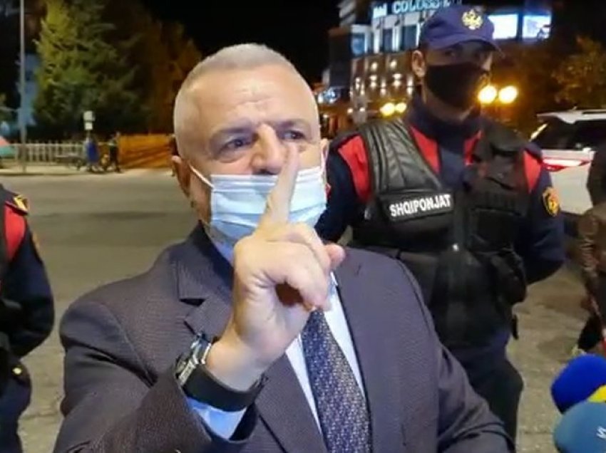 Zbatimi i orës policore në Shkodër/ Drejtori Brahimaj: Më thoni një lokal hapur dhe unë jap dorëheqjen!