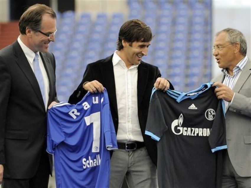 Magath zbulon prapaskenat e kalimit të Raul te Schalke