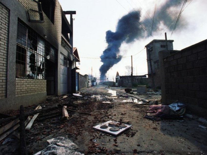 Nastiç: “Bombardimi i NATO-së krijoi artificialisht Kosovën jo stabile - atje mbetet edhe nacionalizmi kundër serb”