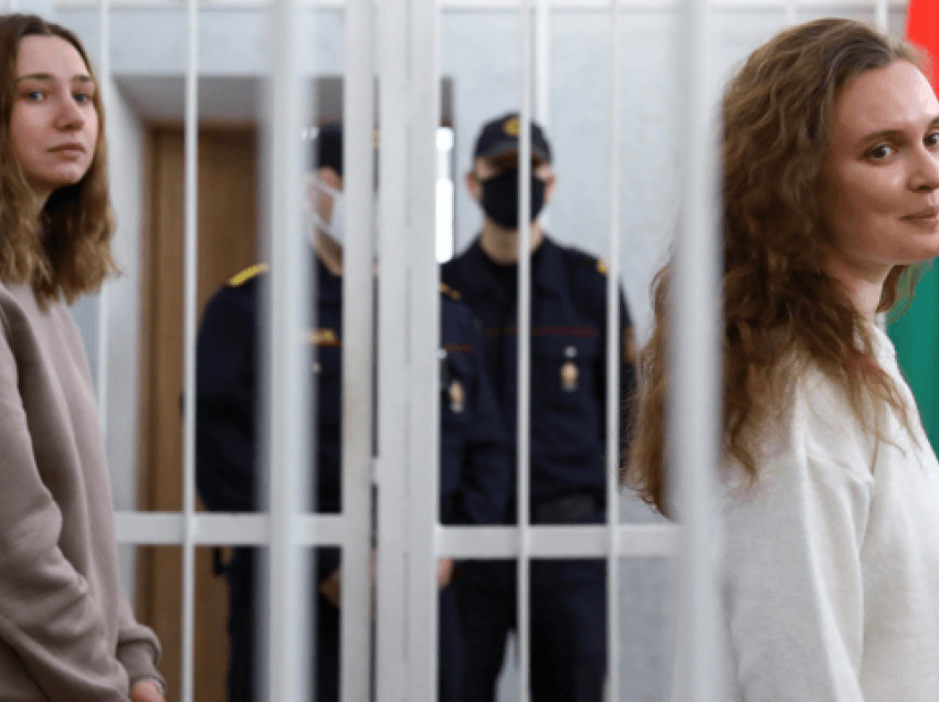 Bjellorusia tregon dhëmbët e diktaturës, dy vjet burgim për gazetaret që raportuan nga protesta