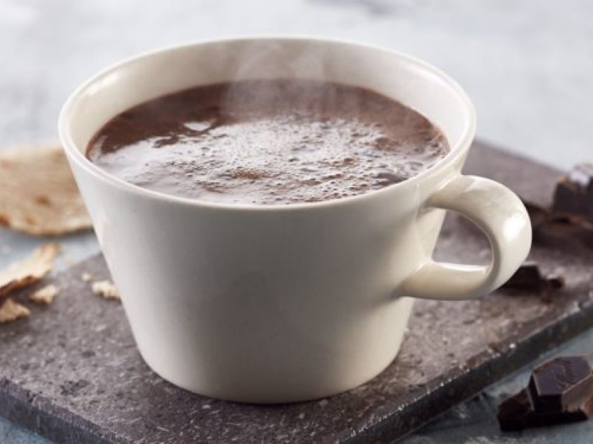 Kafe apo kakao në mëngjes? Njëra pije parandalon këto sëmundje