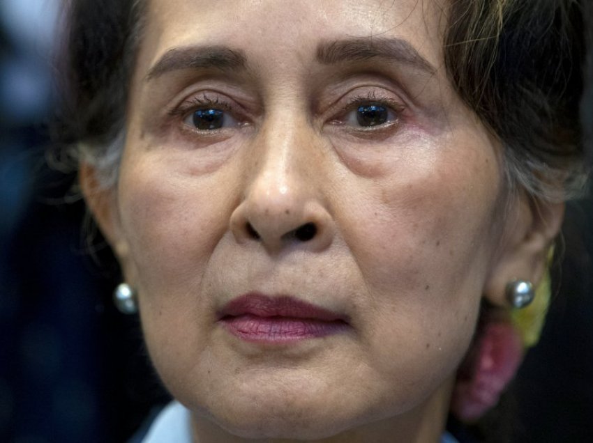 Britania i bën thirrje ushtrisë birmaneze për lirimin e Aung San Suu Kyi