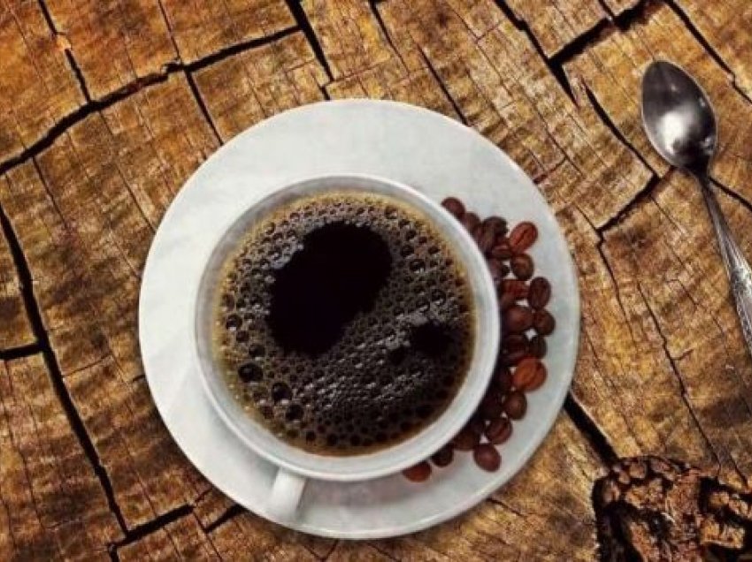 Pirja e rregullt e kafeinës ndikon në strukturën e trurit