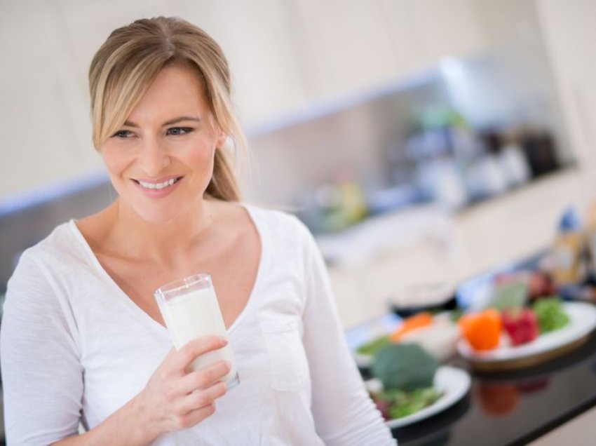 Një gotë qumësht në mëngjes, redukton rrezikun nga diabeti