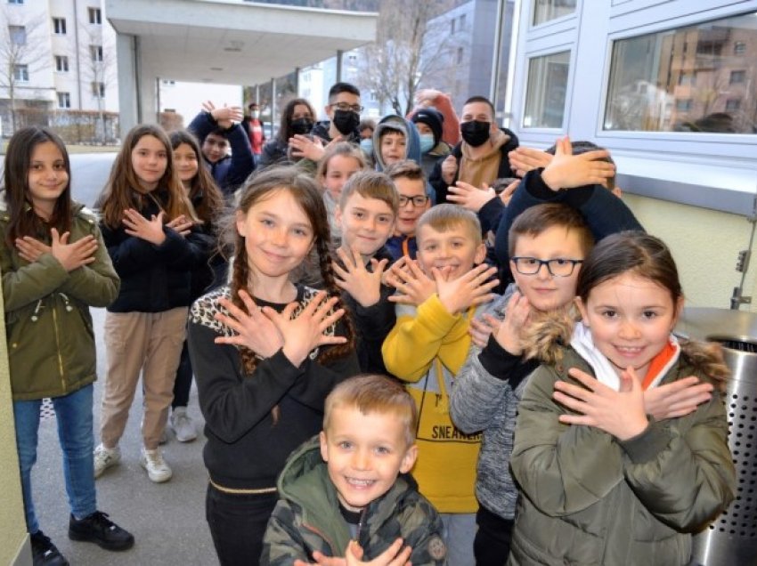 Komuniteti shqiptar në Zvicër bëhet edhe me një shkollë shqipe