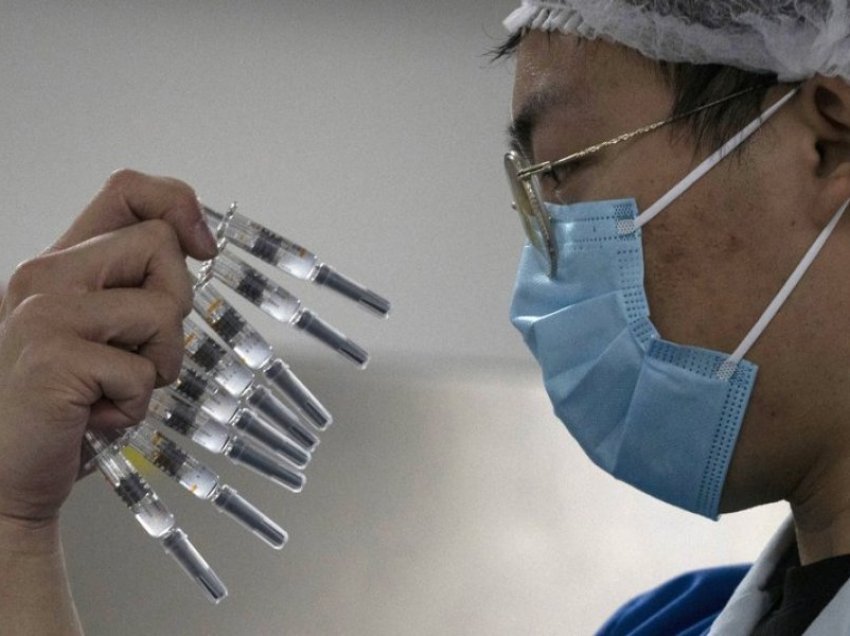 Kina aprovon dy vaksina të tjera për COVID-19