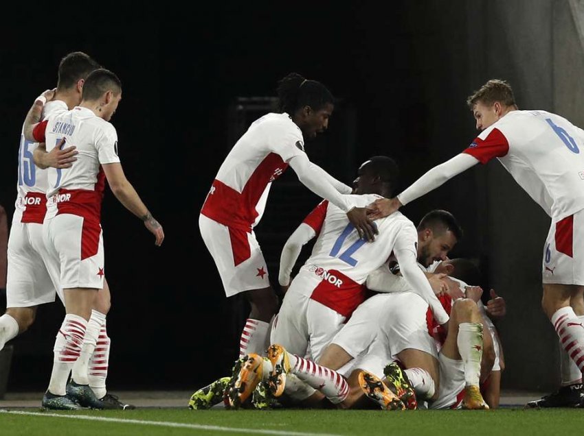 Leicester turpërohet nga skuadra çeke
