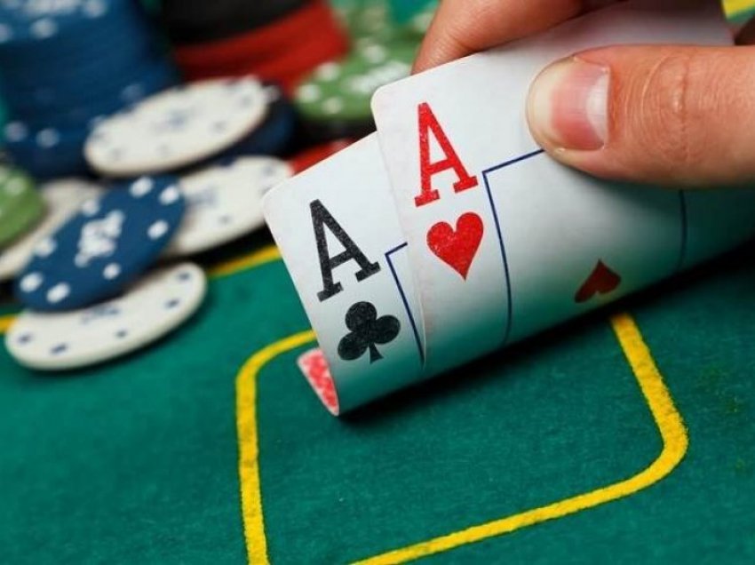 Shqiptarit nuk i jepet shtetësia italiane pasi është lojtar pokeri
