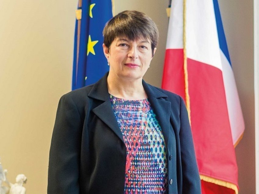 Ambasadorja tregon pse Franca është ende kundër liberalizimit të vizave për Kosovën