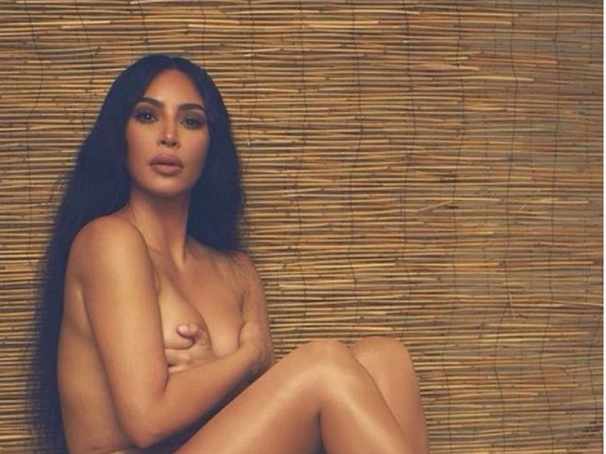 Kim Kardashian trondit rrjetin sërish me ‘armën e saj të fortë’, fotot nudo