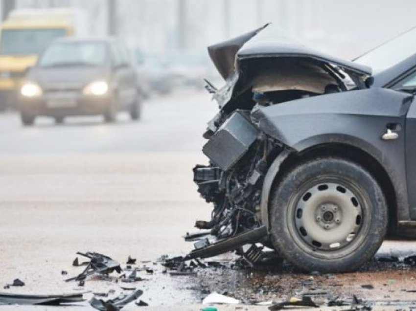 Shtatë të lënduar në një aksident në rrugën Kërçovë-Gostivar